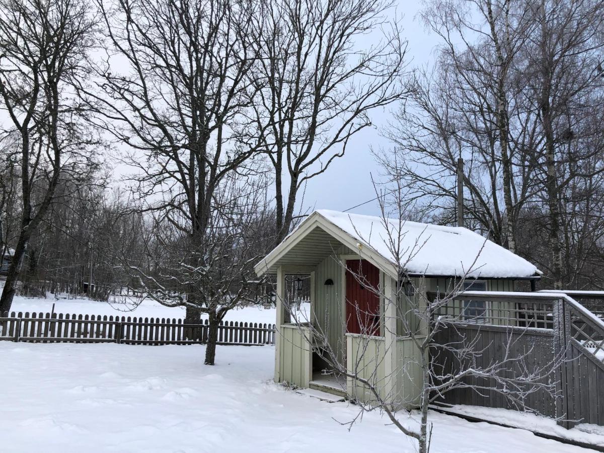Two Small Guest Houses By Lake Rent Out As One Hjo Eksteriør billede