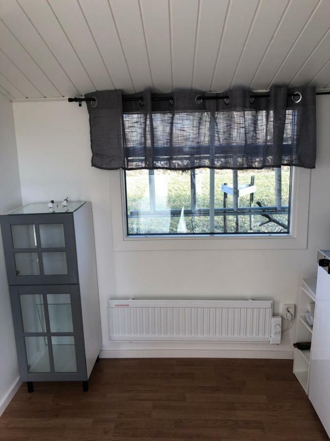 Two Small Guest Houses By Lake Rent Out As One Hjo Eksteriør billede