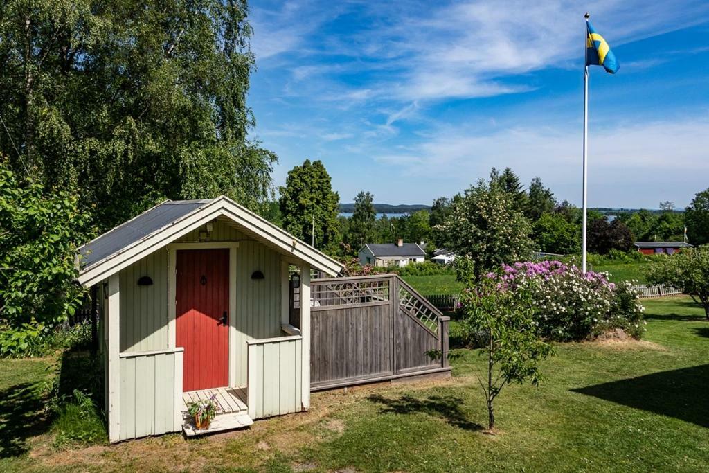 Two Small Guest Houses By Lake Rent Out As One Hjo Eksteriør billede